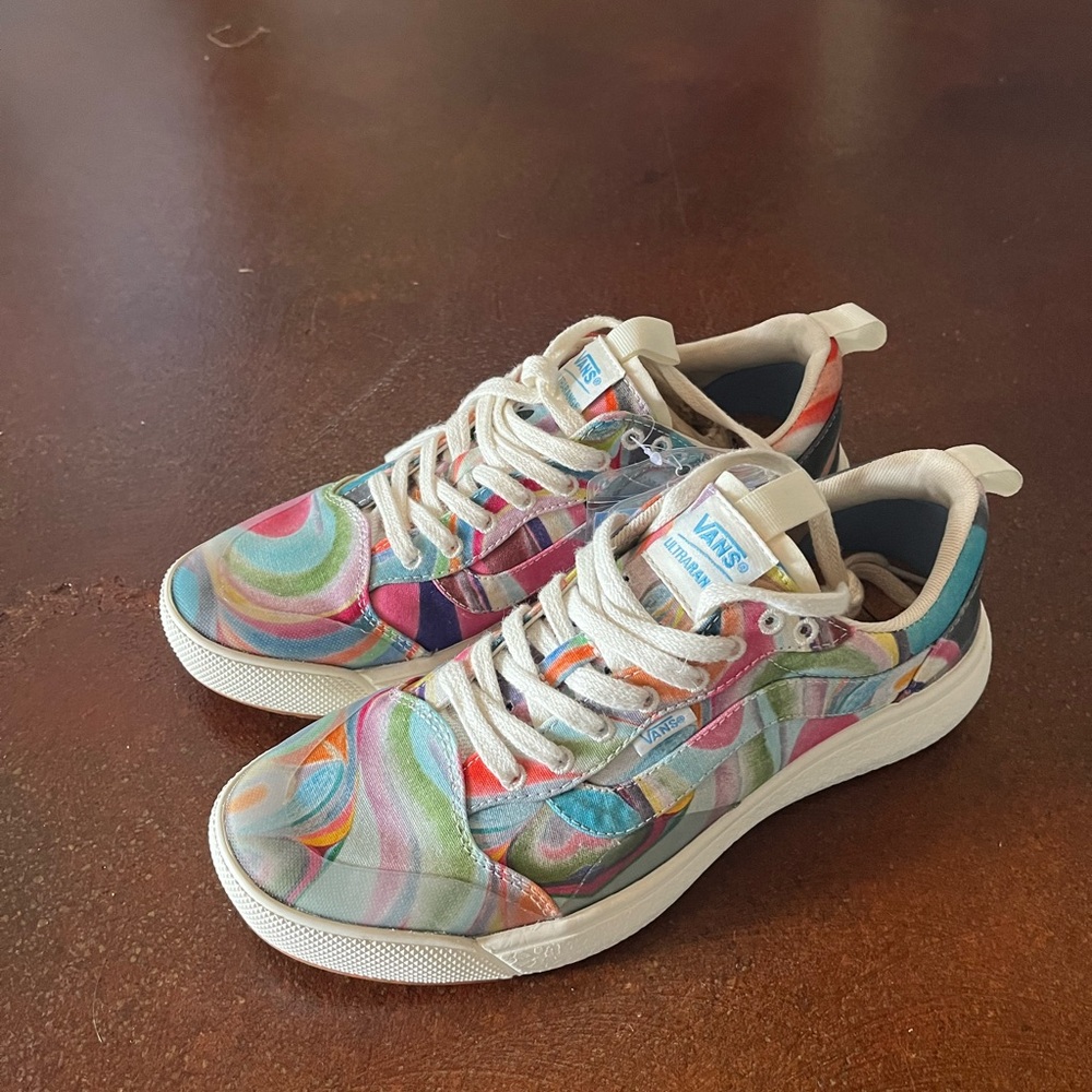 Vans ultra range sneakers nwt